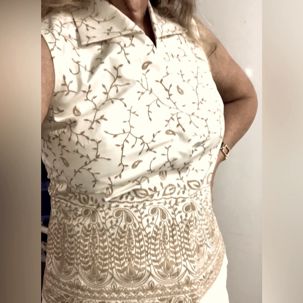 Like New Stunning Pure Silk Vest w/Paisley Embroidery